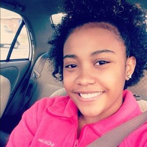 Meet your Posher, Desiree